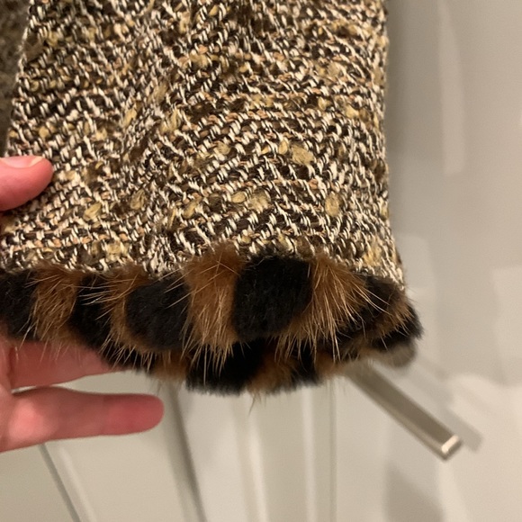 Carlisle Blazer with fur trim, size 6 - Picture 5 of 7